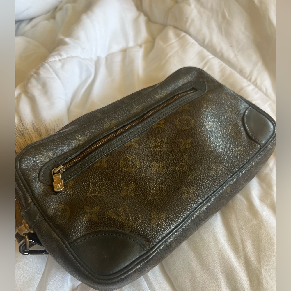 Authentic Louis Vuitton clutch/crossbody